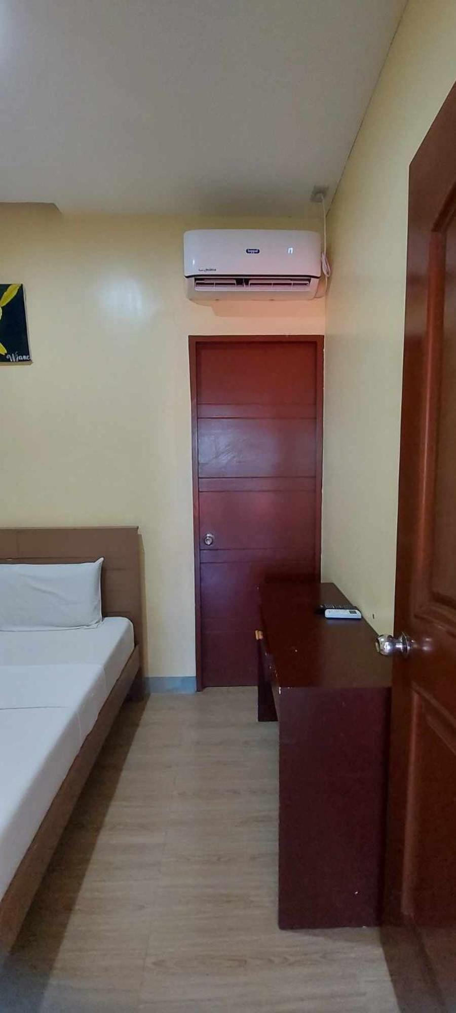 B&S Orchids Suites Hotel Dipolog Exterior photo